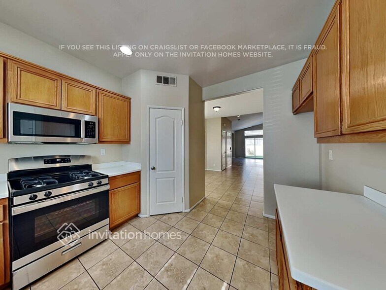 Building Photo - 1425 Cottonwood St