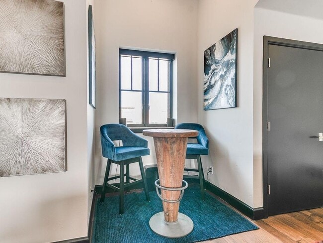 Building Photo - 115 NE 3rd St