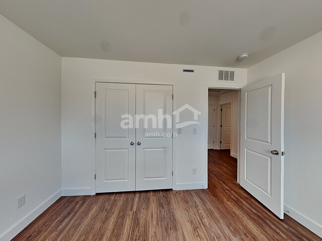 Building Photo - 9156 Liberty Cap Ct