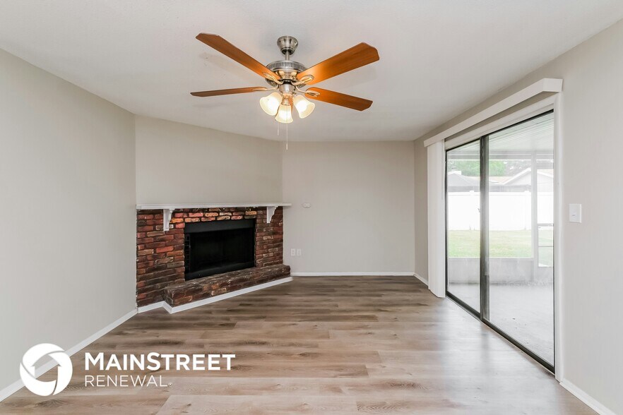 Building Photo - 706 Jacaranda Dr