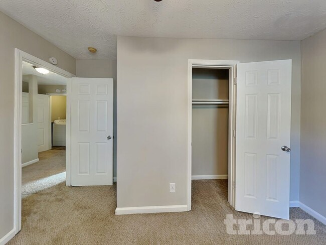 Building Photo - 3721 Cherokee Overlook Dr