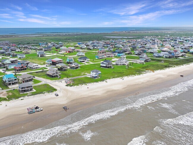 Building Photo - 2496 Gilmore