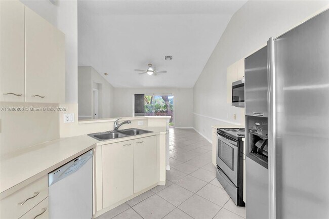 Building Photo - 1617 Zenith Way