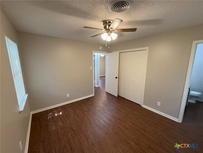Building Photo - 1205 Kathey Dr
