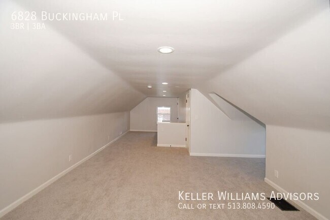 Building Photo - 6828 Buckingham Pl