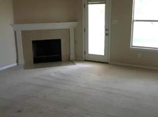 Building Photo - 811 Shadow Creek Blvd