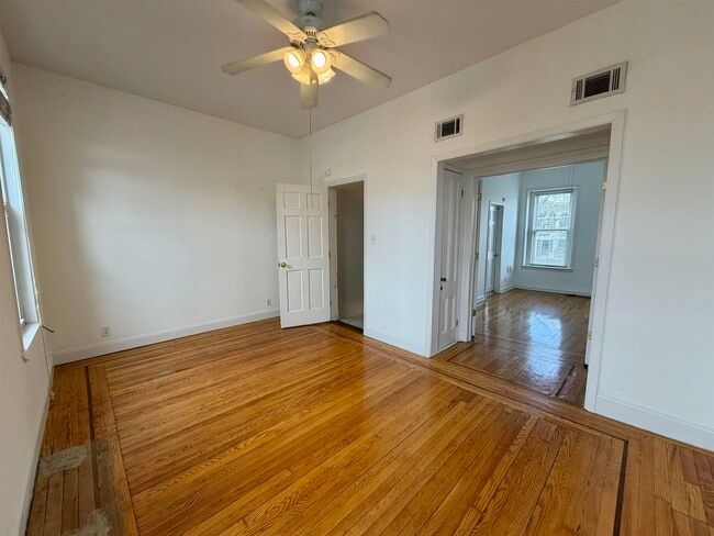 Building Photo - 7 Whitman Ave