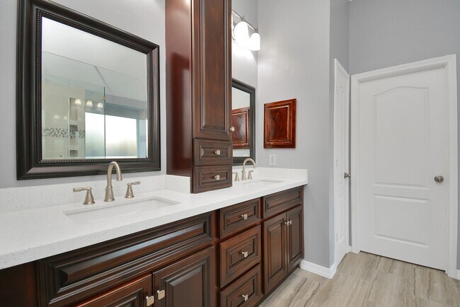 Building Photo - 20210 Black Canyon Dr
