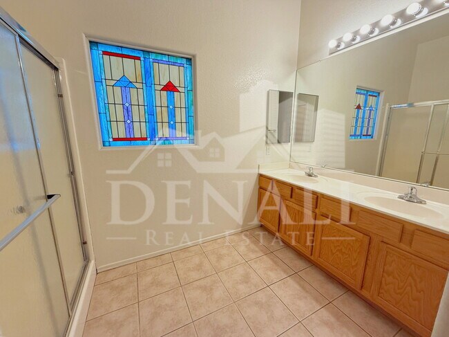 Building Photo - 15802 N Hidden Valley Ln