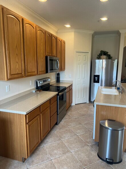 Building Photo - 3752 Parkridge Cir