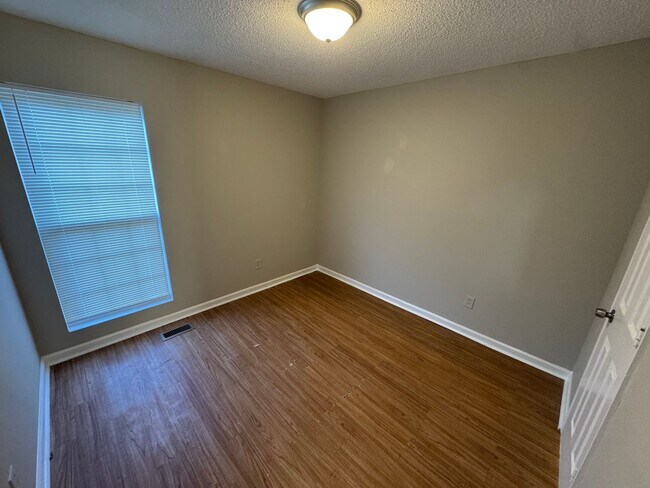 Building Photo - 4 Bed/2 Bath near downtown Clayton