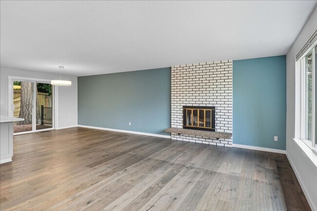 Building Photo - 4bd/2.5ba Woodinville