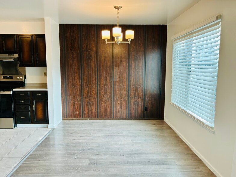 Dining room - 247 20th Ave
