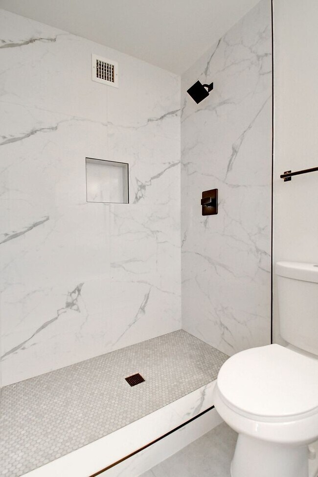 Building Photo - Spacious 4BR Tempe Home with Private Pool Near ASU