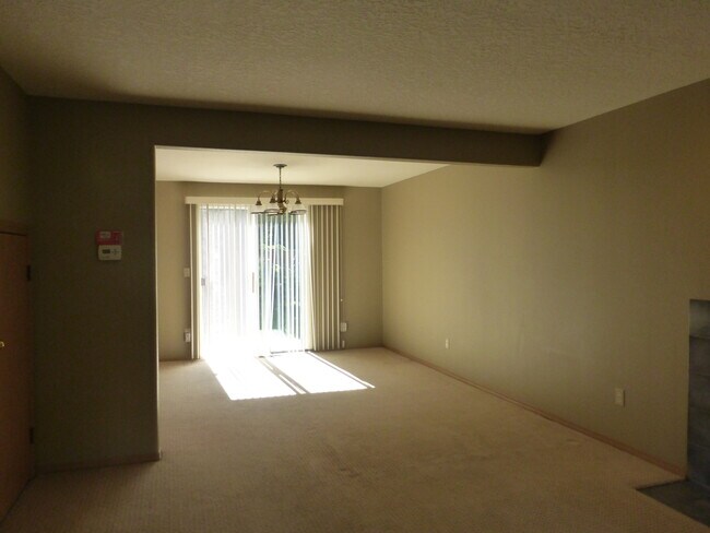 Building Photo - Great Home in SE Portland for Lease !! Pet...
