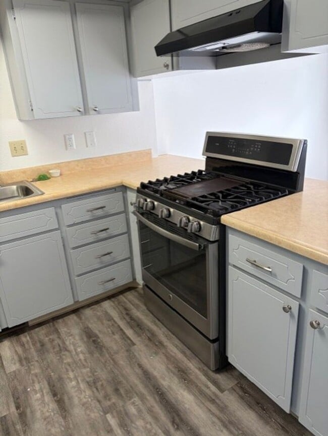 Building Photo - 3 Bed, 2.5 bath home in Carson City, Available 11/11