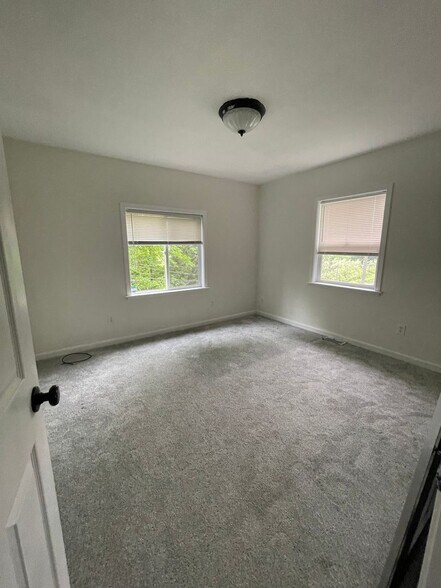 Building Photo - 10918 49th Ave S