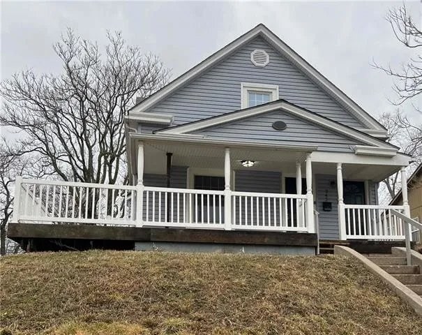 Building Photo - 242 N Valley St