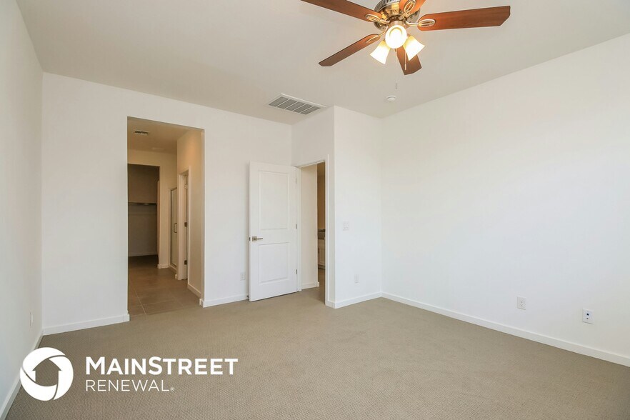 Building Photo - 4355 E Gallop Trail