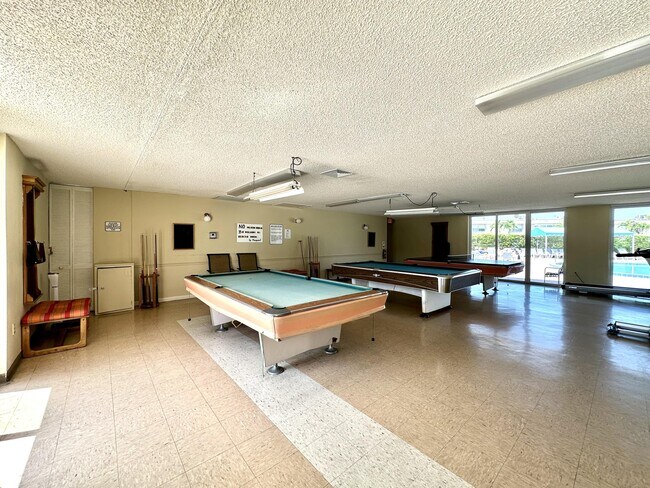 Building Photo - 200 Bonnie Blvd