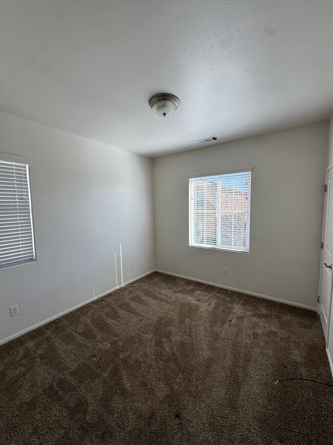 Building Photo - Newer 3-Bedroom Home in a Desirable Community