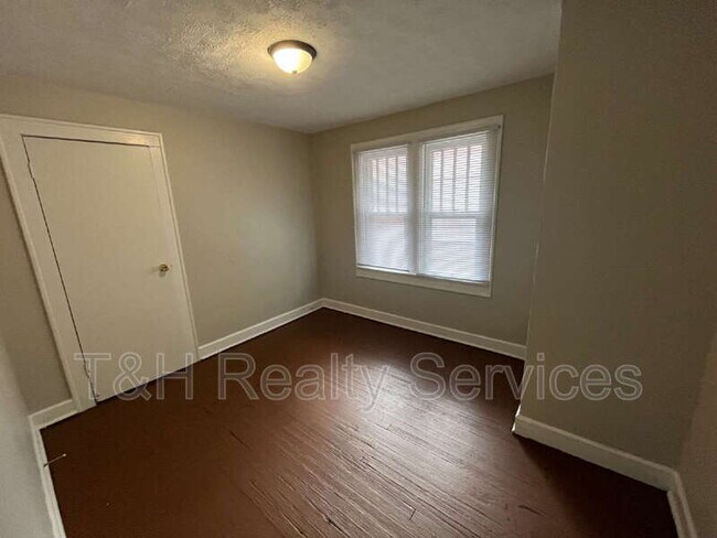 Building Photo - 4218 Carrollton Ave