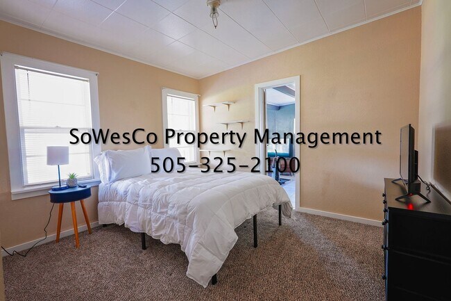 Building Photo - Charming Fully Furnished 2 Bedroom Home with Spacious Yard