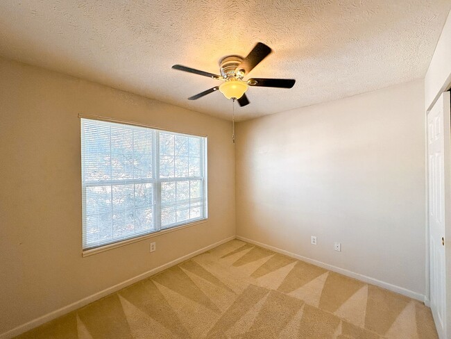 Building Photo - 4827 Flat Stone Pl
