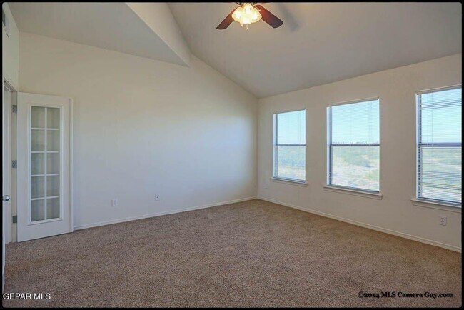 Building Photo - 1345 Fito Hernandez St