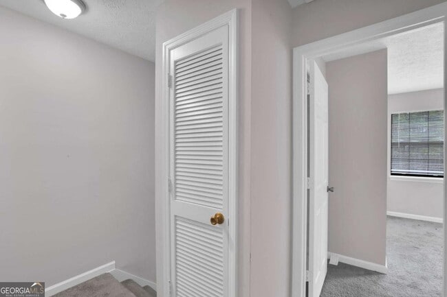 Building Photo - 3033 Parkside Ct