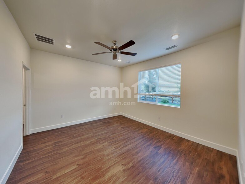 Building Photo - 8254 Joyce St