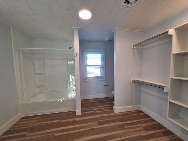 Building Photo - 3405 N Redlands Rd