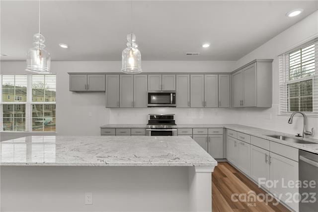 Building Photo - 10105 Hemingway Pl