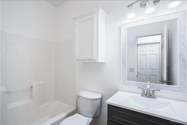 Building Photo - 204 Jacobo Ave