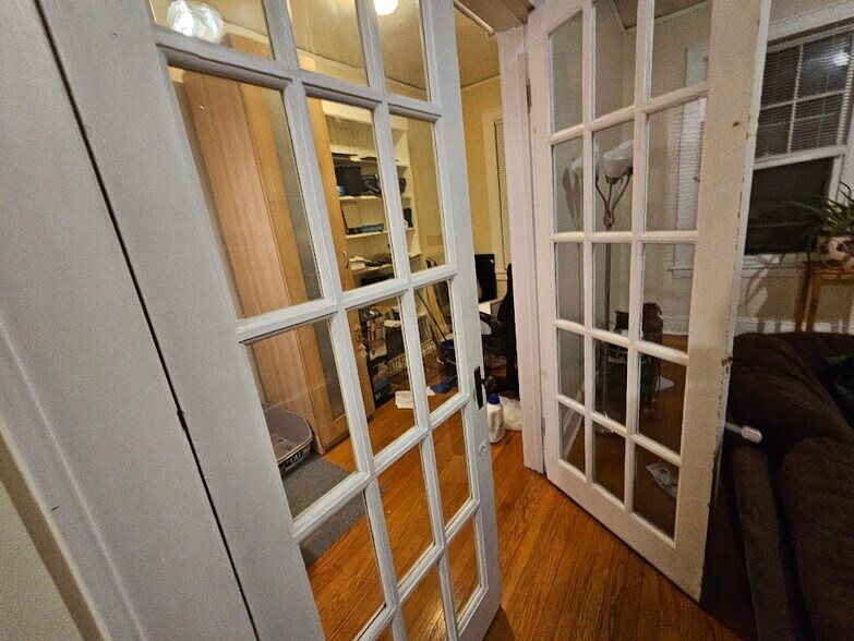 Building Photo - 286 Western Ave