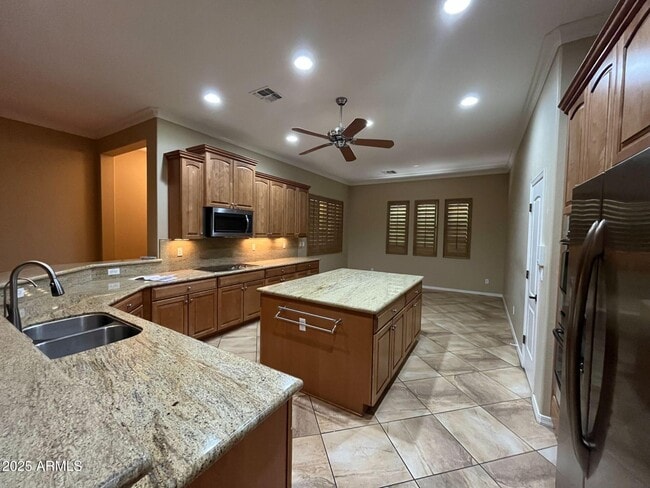Building Photo - 13283 W Micheltorena Ct