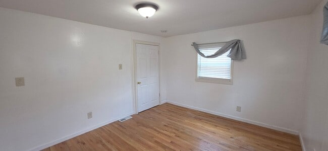Building Photo - 1306 Mt Olive Ave
