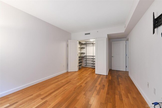 Building Photo - 106-20 70th Ave