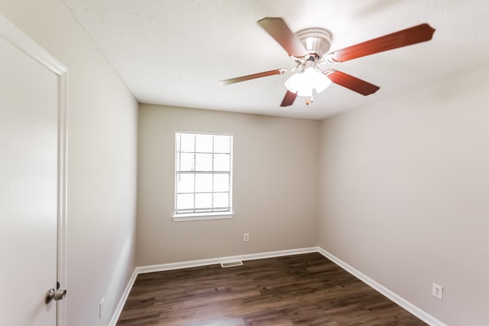 Building Photo - 811 10th Way