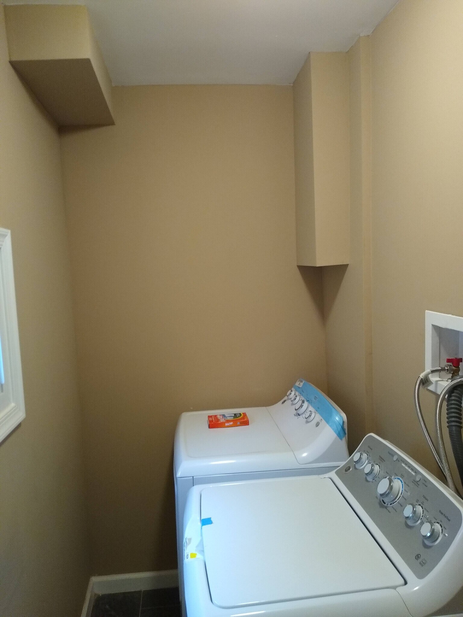 Building Photo - 2054 Ann St