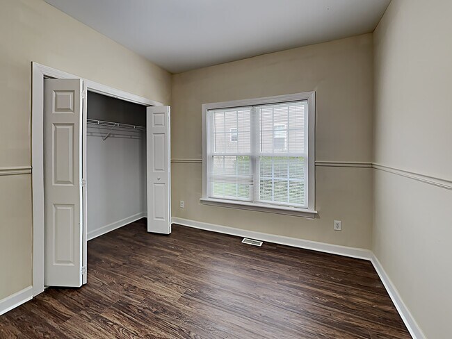Building Photo - 304 Rose Petal Run