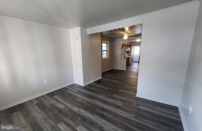 Building Photo - 4 W 2nd St