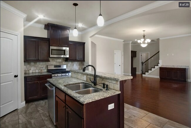 Building Photo - Beautiful 4 Bedroom 3 Full Bathroom DREAM ...