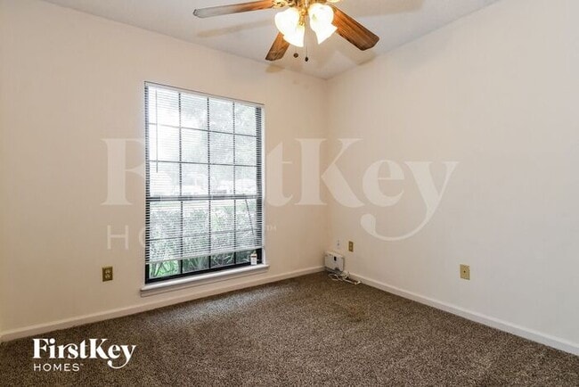 Building Photo - 7613 Fawn Lake Dr S