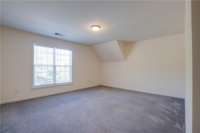 Building Photo - 2565 Vistoria Dr