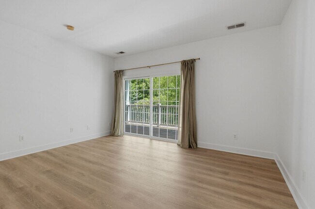 Building Photo - 4846 Bevendean Dr
