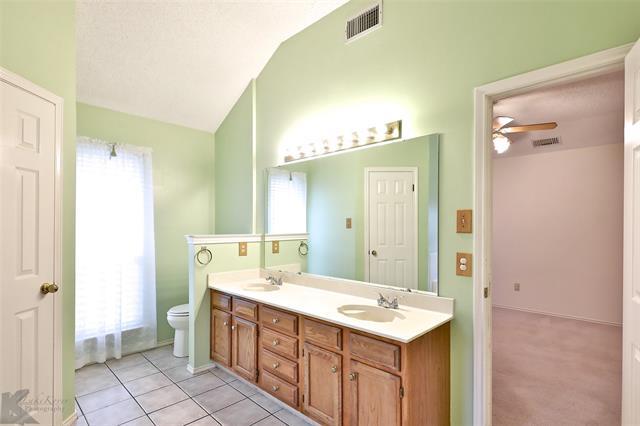 Building Photo - 2965 Red Oak Cir
