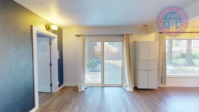 Building Photo - Newly Remodeled Home With Large Yard In Ro...
