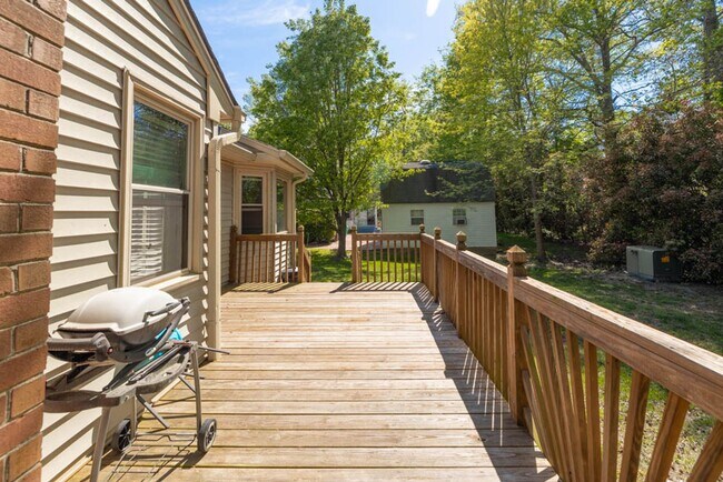 Building Photo - 917 Fox Ridge Trail