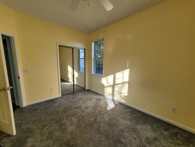 Building Photo - Welcome to our beautiful condo located in ...